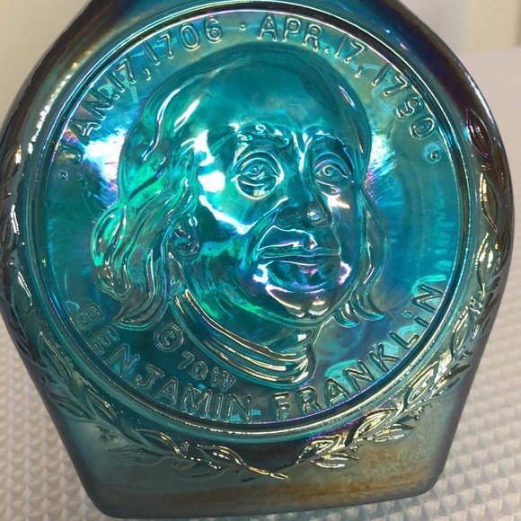 WHEATON BENJAMIN FRANKLIN GREAT AMERICAN SERIES BLUE GLASS DECANTER IRIDESCENT - Picture 6 of 14